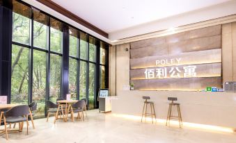 Poly Apartment - Housity