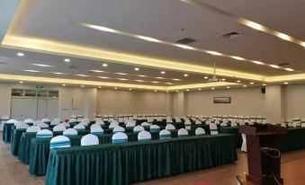 Home Inn Huayi Select Hotel (Shijiazhuang Zhengding Tourist Center Branch)