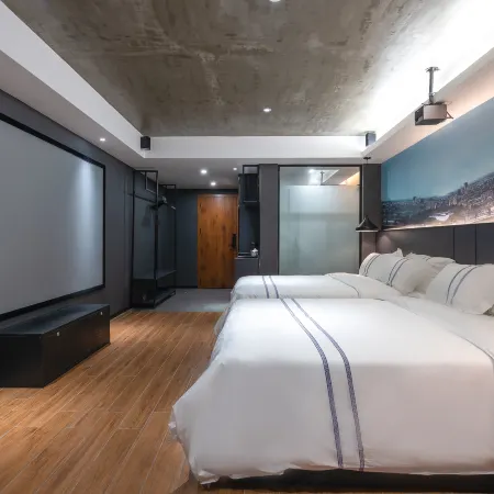 Lingao Huaerdun Movie Theme Hotel