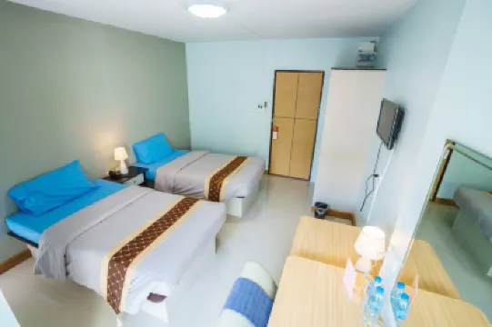 Sritrang Place Hotel berhampiran Wat Mae Toei
