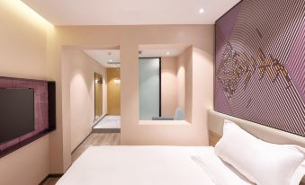IU Hotel (Suzhou street subway station, Zhongguancun Renmin University, Beijing)