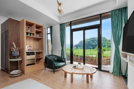 Liujian Qingshe Hotel