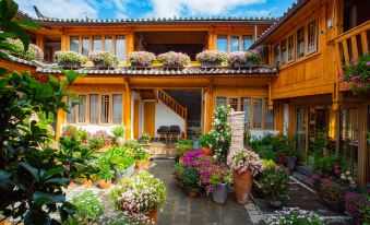 Lijiang Flower Sea Inn (South Gate of Ancient City)