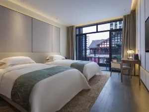 Quxian Wenfeng Youzhu Hotel