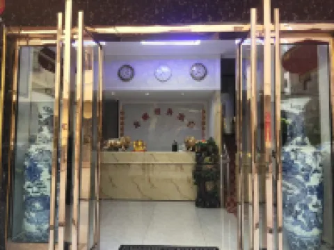 Qujing Jinshi Business Hotel