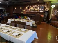 Regal Hotel (Jiamusi Railway Station Department Store) Hotels in Jiamusi