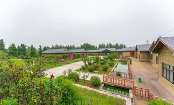 Wudang Mountain Little Ant Ecological Farm Homestay