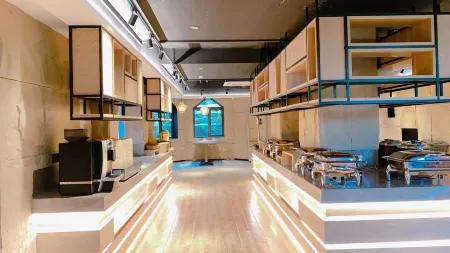 LuShan PanShanYinShe Resort Hotel Отели в г. Лу-Шан