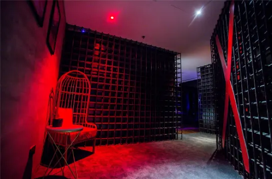 BONDING Love Hotel