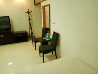 Dilin Hotel Hotels near Huanghetan Island