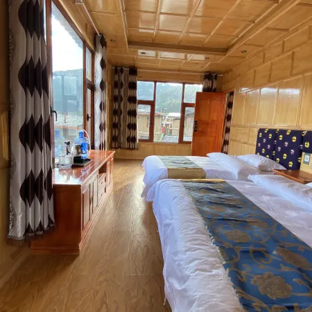Sanchunli · Cloudive · Tibetan-Style Budget Boutique Stay (Dari Viewing Platform)