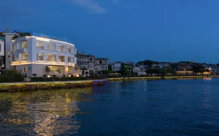 The Villa Resort Hotel With Sea View