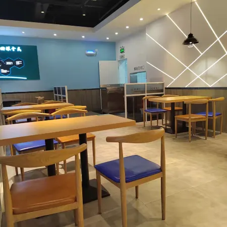 Shangshe Hotel (Changsha Wuyi Square IFS International Financial Center) Отели рядом с достопримечательностью «Archway of Fire God Palace»