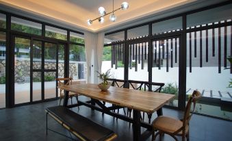 Shanyu Shine·Designer Pool Party Holiday Villa (Changtai Rafting Branch)