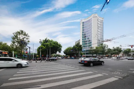 Chengfeng Hotel (Guangzhou Shangxiajiu Pedestrian Street Chenjiaxuan Subway Station)
