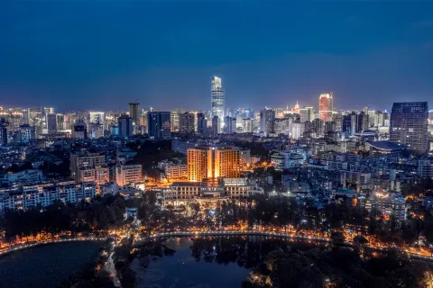 Zhongwei Green Lake Hotel