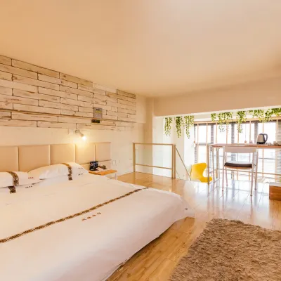 Loft Inn (Zhengzhou Railway Station West Plaza Jingguang South Road Subway Station) Hotels near Erqi District