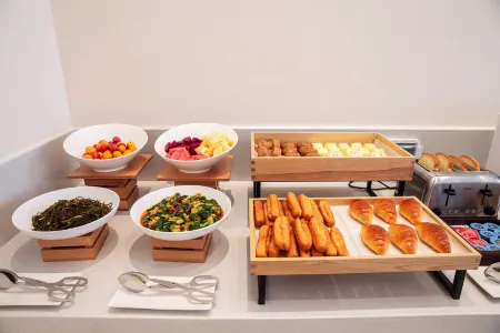 City Comfort Inn Hotel (Wuzhou Cenxi Tanhua Bus Station) Отели в г. Цэньси