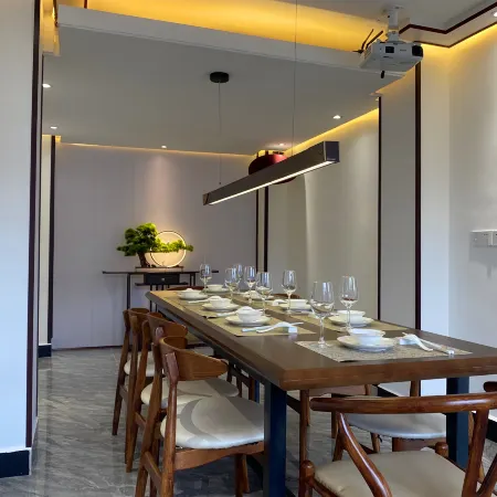 Tomge Hostel Отели рядом с достопримечательностью «Крепость Дапэн»
