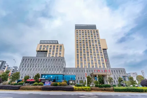 Rucheng Qianjun Grand Hotel فنادق في روتشنغ