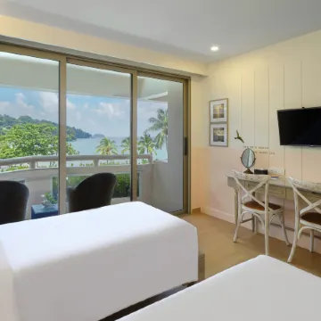 Homm Bliss Southbeach Patong Отели рядом с достопримечательностью «Пляж Мерлин»