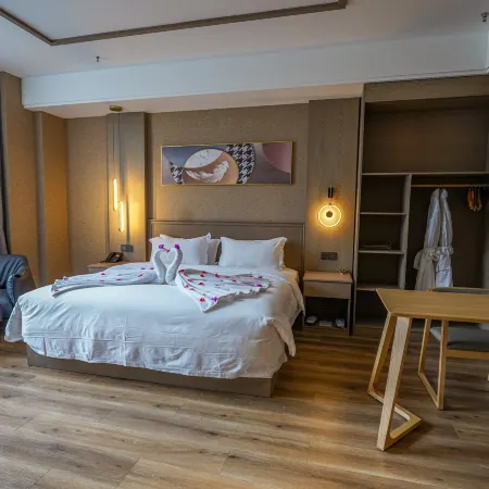 Xingshan Shuangquanzhai Hot Spring Hotel