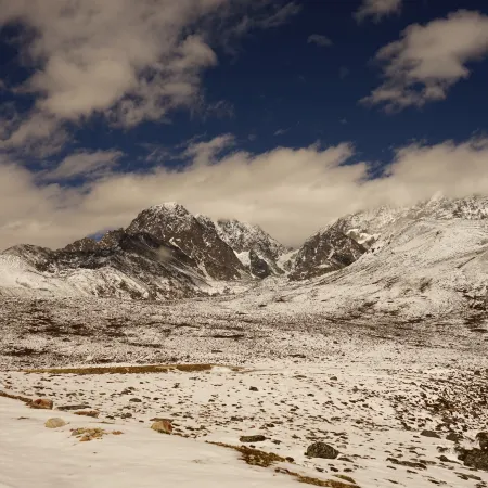VALATOMS Van Latu Chuyi Homestay (Kangding)