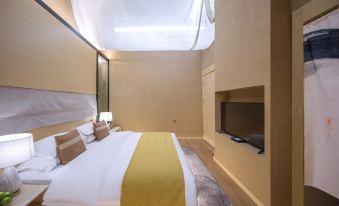 Tengchong Yunting Flower Step Coffee Theme Inn