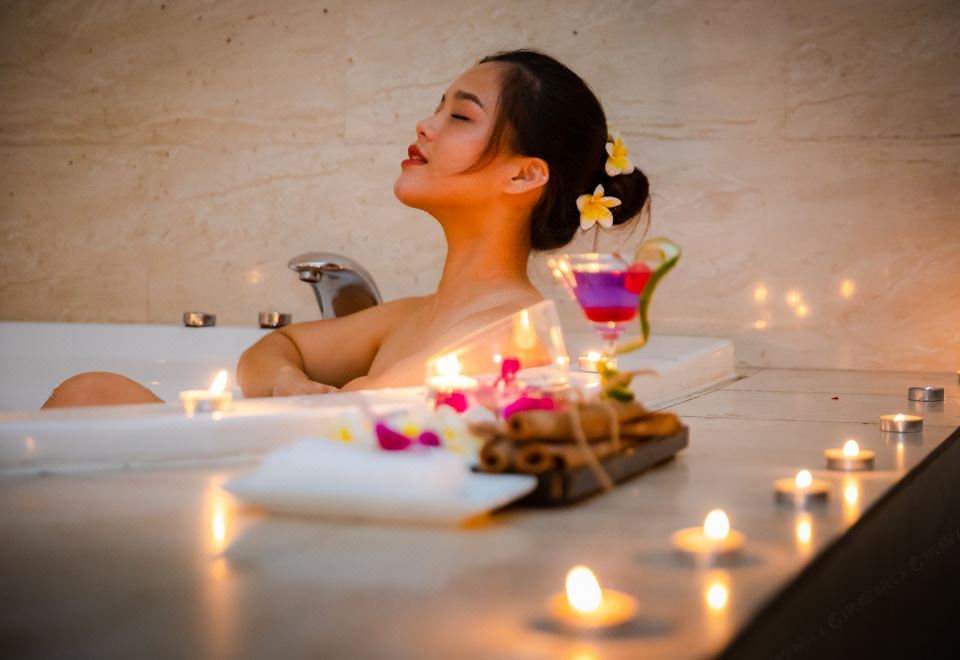 Grand Ha Long Hotel Over view