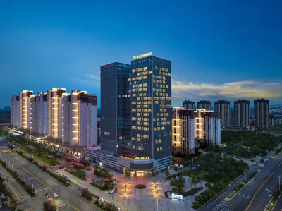 Vienna International Hotel (Yongjian Chang Avenue Financial Building) Hotels near bai lian hu shi di gong yuan