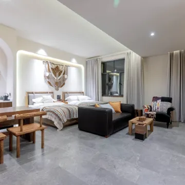 Ili Nilek Small Full Guest House