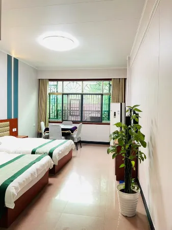 Ningxiang Tangquan Hotel Отели рядом с достопримечательностью «Huitang Huatian City Hot Spring Resort»