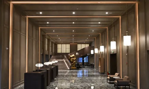 Shenyang Central Hotel (Forbidden City Middle Street Subway Station)