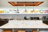 GEM Hotel (Xinyang Xi County Longhu Central City Wuyi Road)