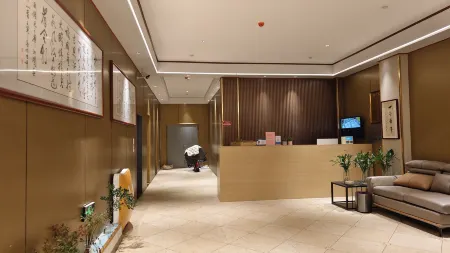 Home Inn Huayi Hotel (Shuanggou Branch) Отели рядом с достопримечательностью «Chenyi Memorial Hall»