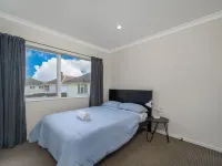 Waterfront Villa Near Ikea and Sylvia Park Hotels near Howick