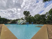 Grand Villa Laguna Hotels in Calauan