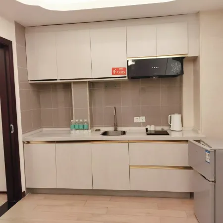 Bama Zhongmai Secret Hotel