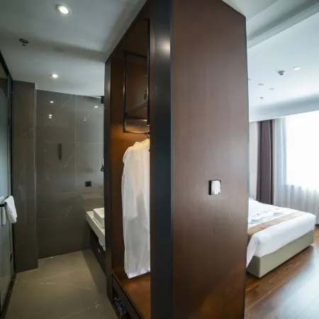 Kaihong Intercontinental Hotel (Erdos Dalad Banner Dalad Banner Ceramic Square Store) Hotels in Dalat