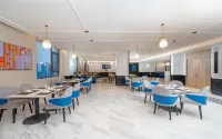 Jinjiang Metropole Hotel (Xinyang Gushi Government Square Branch) - พร้อมอาหารเช้า