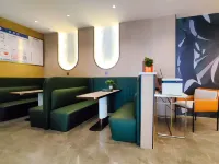 Lishang Hotel (Purple Pottery Street Jianshui)