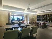 Tianqu Manor Hotels in Xinhua County