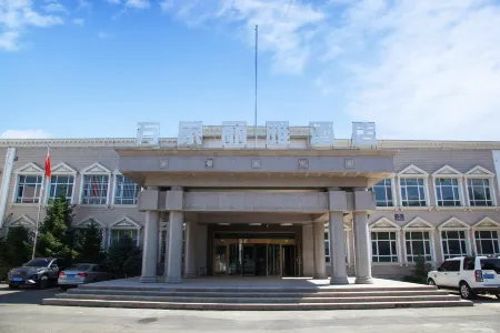 Wanxiang Liya Hotel (Cultural Square) Отели в г. Чугучак