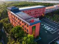Qianna Hotel (Xuchang) Hotels near Caowei Ancient City