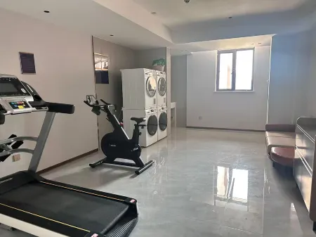 LANOU Hotel (Aksu Railway Station)