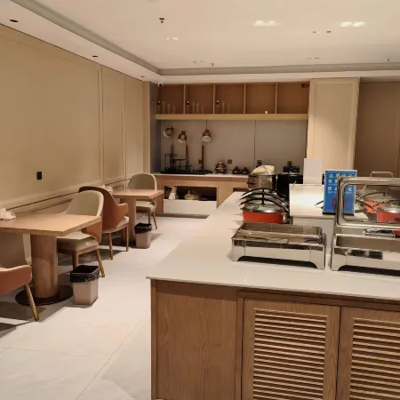 Vienna Hotel (Shannan Lhozhag)