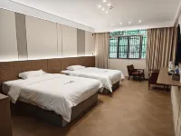 Fanhuatai Homestay (Border City Chatong Scenic Area) - Parking