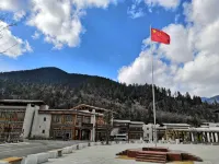 Ling Yun Boutique Hotel Các khách sạn gần Lulang Town