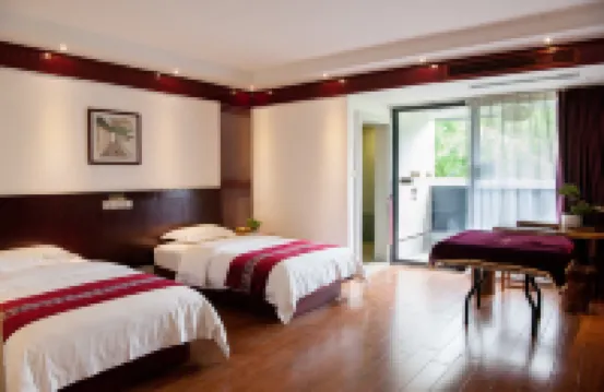 Huazhuquan Health Hot Spring Hostel