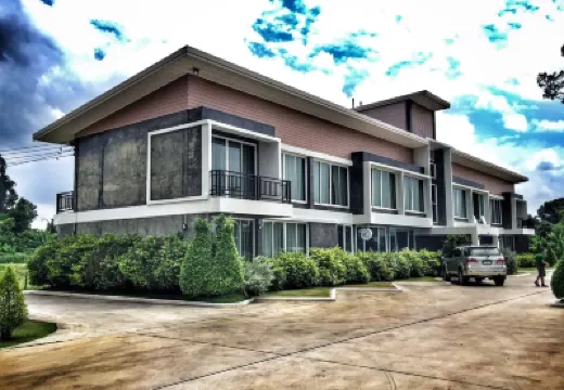 ลอฟท์ วิลเลจ นครนายก โรงแรมใกล้วัดมณีวงศ์